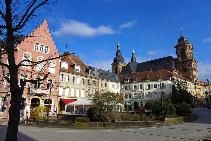 Saint-Avold - Immobilier - CENTURY 21 Rond-Point de l’Europe -  Abbatiale Saint-Nabor de Saint-Avold