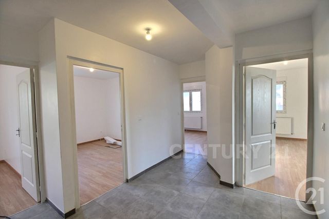 Appartement F5 à vendre - 8 pièces - 195.98 m2 - FOLSCHVILLER - 57 - LORRAINE - Century 21 Rond Point De L'Europe
