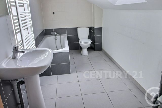 Afficher la photo en grand Appartement F2 à louer - 2 pièces - 47.33 m2 - CREUTZWALD - 57 - LORRAINE - Century 21 Rond Point De L'Europe