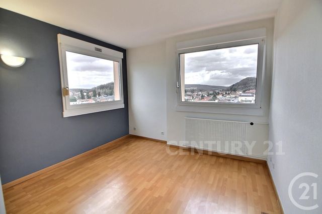 Appartement F5 à vendre - 5 pièces - 97.13 m2 - ST AVOLD - 57 - LORRAINE - Century 21 Rond Point De L'Europe Appartement F5 à vendre - 5 pièces - 97.13 m2 - ST AVOLD - 57 - LORRAINE - Century 21 Rond Point De L'Europe