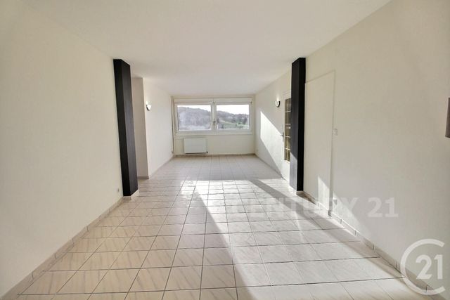 Appartement F5 à vendre - 5 pièces - 97.13 m2 - ST AVOLD - 57 - LORRAINE - Century 21 Rond Point De L'Europe Appartement F5 à vendre - 5 pièces - 97.13 m2 - ST AVOLD - 57 - LORRAINE - Century 21 Rond Point De L'Europe
