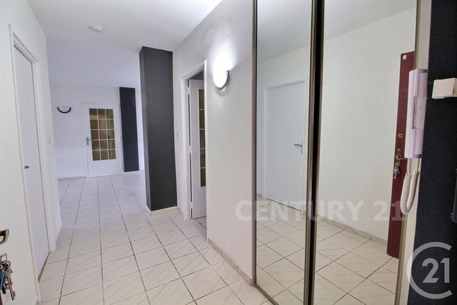 Appartement F5 à vendre - 5 pièces - 97.13 m2 - ST AVOLD - 57 - LORRAINE - Century 21 Rond Point De L'Europe Appartement F5 à vendre - 5 pièces - 97.13 m2 - ST AVOLD - 57 - LORRAINE - Century 21 Rond Point De L'Europe