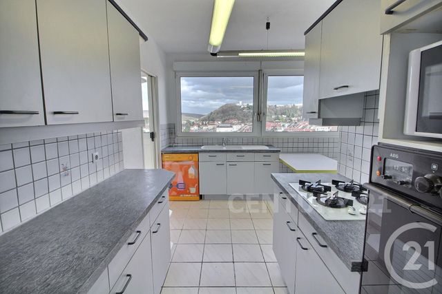 Appartement F5 à vendre - 5 pièces - 97.13 m2 - ST AVOLD - 57 - LORRAINE - Century 21 Rond Point De L'Europe Appartement F5 à vendre - 5 pièces - 97.13 m2 - ST AVOLD - 57 - LORRAINE - Century 21 Rond Point De L'Europe