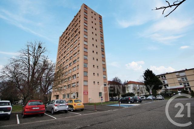 Appartement F5 à vendre - 5 pièces - 97.13 m2 - ST AVOLD - 57 - LORRAINE - Century 21 Rond Point De L'Europe Appartement F5 à vendre - 5 pièces - 97.13 m2 - ST AVOLD - 57 - LORRAINE - Century 21 Rond Point De L'Europe