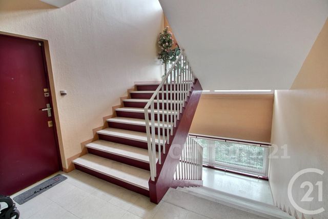 Appartement F5 à vendre - 5 pièces - 97.13 m2 - ST AVOLD - 57 - LORRAINE - Century 21 Rond Point De L'Europe Appartement F5 à vendre - 5 pièces - 97.13 m2 - ST AVOLD - 57 - LORRAINE - Century 21 Rond Point De L'Europe