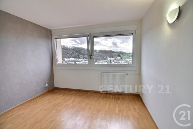 Appartement F5 à vendre - 5 pièces - 97.13 m2 - ST AVOLD - 57 - LORRAINE - Century 21 Rond Point De L'Europe Appartement F5 à vendre - 5 pièces - 97.13 m2 - ST AVOLD - 57 - LORRAINE - Century 21 Rond Point De L'Europe
