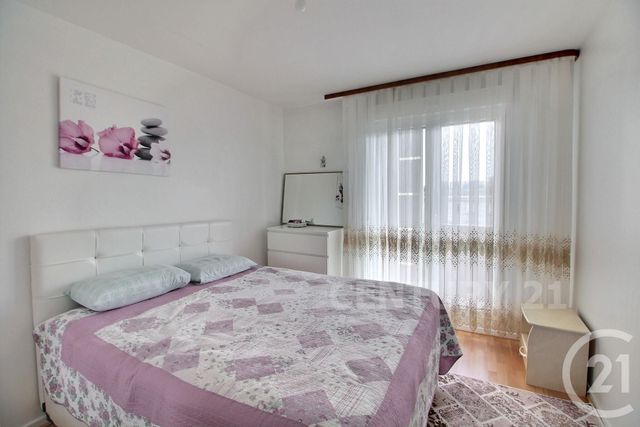 appartement à vendre - 5 pièces - 76.16 m2 - ST AVOLD - 57 - LORRAINE - Century 21 Rond Point De L'Europe appartement à vendre - 5 pièces - 76.16 m2 - ST AVOLD - 57 - LORRAINE - Century 21 Rond Point De L'Europe