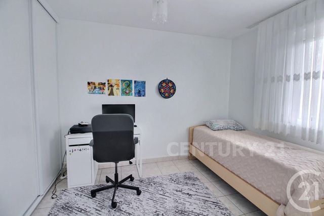 appartement à vendre - 5 pièces - 76.16 m2 - ST AVOLD - 57 - LORRAINE - Century 21 Rond Point De L'Europe appartement à vendre - 5 pièces - 76.16 m2 - ST AVOLD - 57 - LORRAINE - Century 21 Rond Point De L'Europe