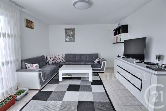 appartement à vendre - 5 pièces - 76.16 m2 - ST AVOLD - 57 - LORRAINE - Century 21 Rond Point De L'Europe appartement à vendre - 5 pièces - 76.16 m2 - ST AVOLD - 57 - LORRAINE - Century 21 Rond Point De L'Europe
