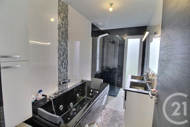maison à vendre - 5 pièces - 97.75 m2 - GRUNDVILLER - 57 - LORRAINE - Century 21 Rond Point De L'Europe maison à vendre - 5 pièces - 97.75 m2 - GRUNDVILLER - 57 - LORRAINE - Century 21 Rond Point De L'Europe