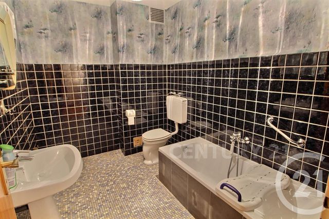 Afficher la photo en grand maison à vendre - 7 pièces - 258.0 m2 - LONGEVILLE LES ST AVOLD - 57 - LORRAINE - Century 21 Rond Point De L'Europe