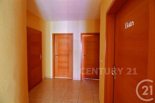 Appartement F3 à vendre - 3 pièces - 77.06 m2 - ST AVOLD - 57 - LORRAINE - Century 21 Rond Point De L'Europe Appartement F3 à vendre - 3 pièces - 77.06 m2 - ST AVOLD - 57 - LORRAINE - Century 21 Rond Point De L'Europe