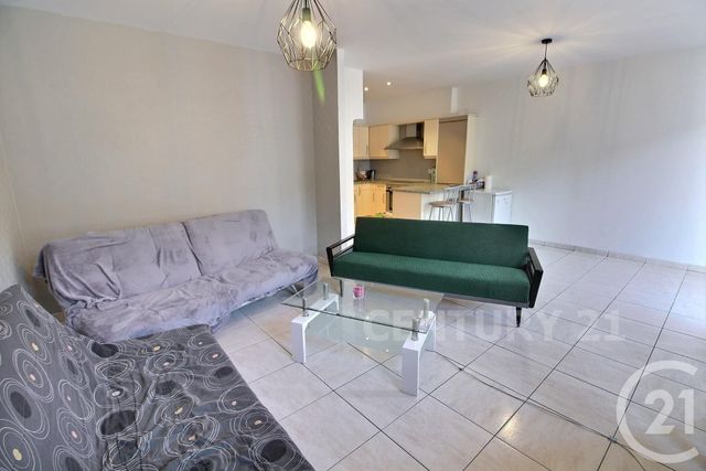 Appartement F3 à vendre - 3 pièces - 77.06 m2 - ST AVOLD - 57 - LORRAINE - Century 21 Rond Point De L'Europe Appartement F3 à vendre - 3 pièces - 77.06 m2 - ST AVOLD - 57 - LORRAINE - Century 21 Rond Point De L'Europe