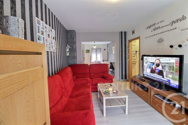 Afficher la photo en grand immeuble à vendre - 122.0 m2 - CREUTZWALD - 57 - LORRAINE - Century 21 Rond Point De L'Europe