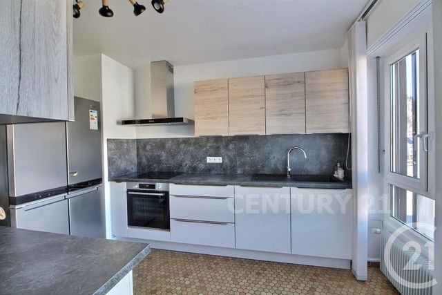 Afficher la photo en grand appartement à vendre - 5 pièces - 109.16 m2 - ST AVOLD - 57 - LORRAINE - Century 21 Rond Point De L'Europe