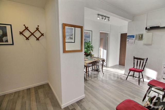 Afficher la photo en grand appartement à vendre - 5 pièces - 109.16 m2 - ST AVOLD - 57 - LORRAINE - Century 21 Rond Point De L'Europe