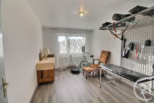 Afficher la photo en grand appartement à vendre - 5 pièces - 109.16 m2 - ST AVOLD - 57 - LORRAINE - Century 21 Rond Point De L'Europe