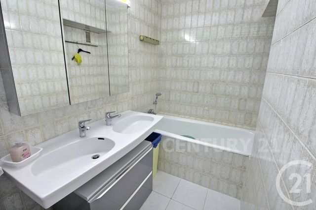 Afficher la photo en grand appartement à vendre - 5 pièces - 109.16 m2 - ST AVOLD - 57 - LORRAINE - Century 21 Rond Point De L'Europe