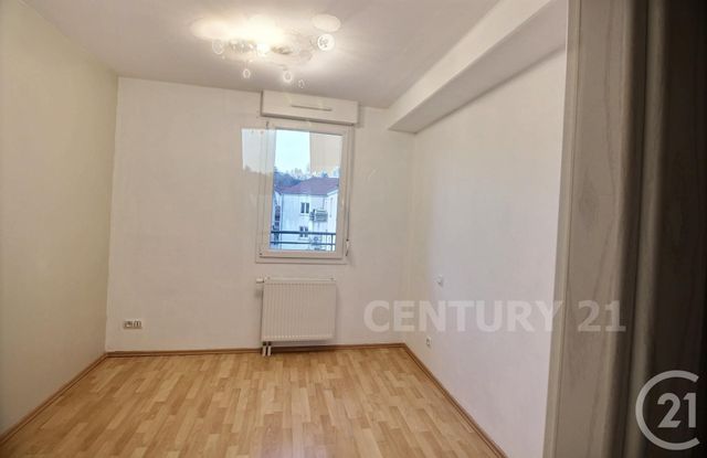 Afficher la photo en grand Appartement F3 à vendre - 3 pièces - 66.86 m2 - ST AVOLD - 57 - LORRAINE - Century 21 Rond Point De L'Europe