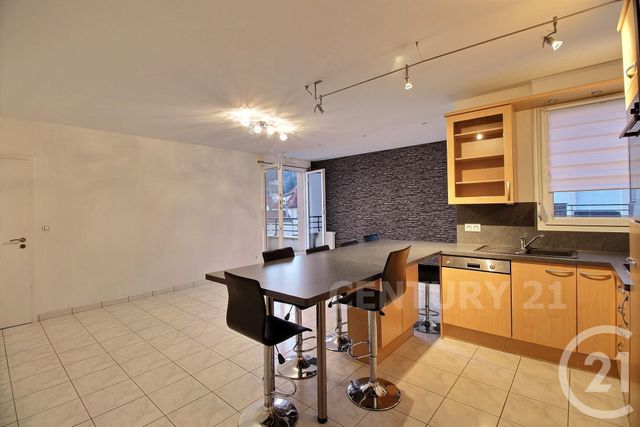 Afficher la photo en grand Appartement F3 à vendre - 3 pièces - 66.86 m2 - ST AVOLD - 57 - LORRAINE - Century 21 Rond Point De L'Europe
