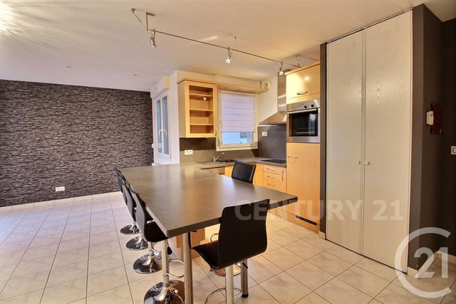 Afficher la photo en grand Appartement F3 à vendre - 3 pièces - 66.86 m2 - ST AVOLD - 57 - LORRAINE - Century 21 Rond Point De L'Europe