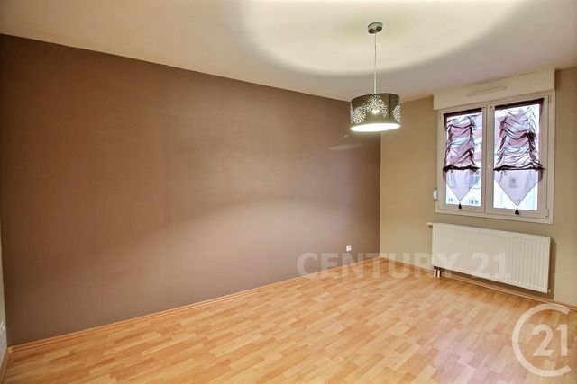 Afficher la photo en grand Appartement F3 à vendre - 3 pièces - 66.86 m2 - ST AVOLD - 57 - LORRAINE - Century 21 Rond Point De L'Europe