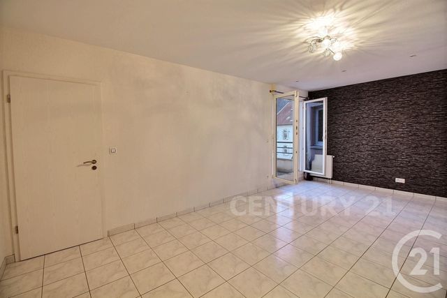 Afficher la photo en grand Appartement F3 à vendre - 3 pièces - 66.86 m2 - ST AVOLD - 57 - LORRAINE - Century 21 Rond Point De L'Europe
