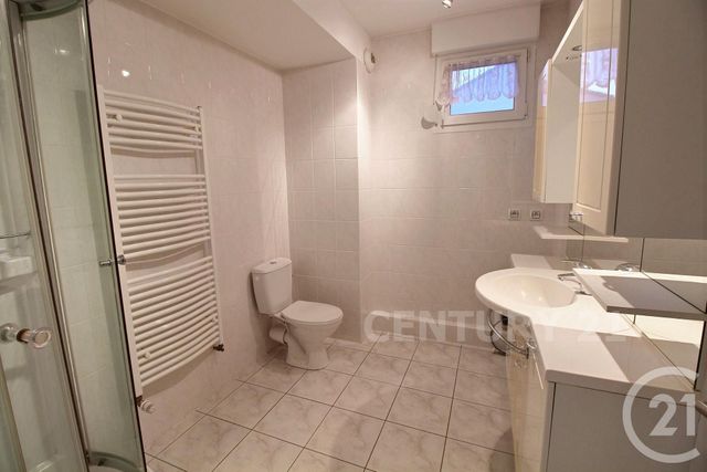 Afficher la photo en grand Appartement F3 à vendre - 3 pièces - 66.86 m2 - ST AVOLD - 57 - LORRAINE - Century 21 Rond Point De L'Europe