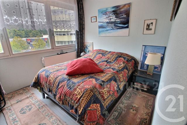 Afficher la photo en grand Appartement F4 à vendre - 4 pièces - 86.52 m2 - ST AVOLD - 57 - LORRAINE - Century 21 Rond Point De L'Europe