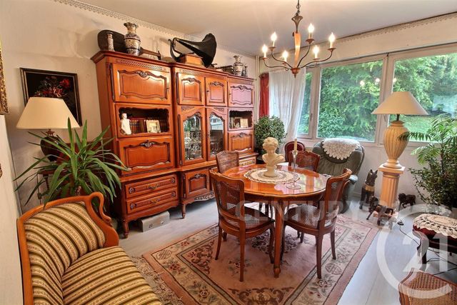 Afficher la photo en grand Appartement F4 à vendre - 4 pièces - 86.52 m2 - ST AVOLD - 57 - LORRAINE - Century 21 Rond Point De L'Europe