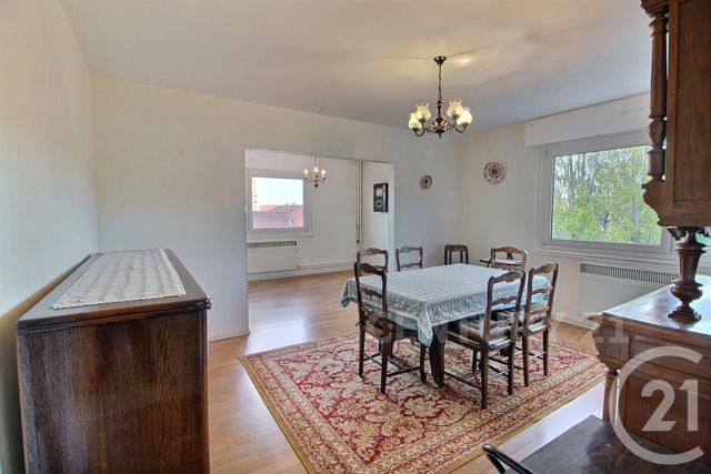 Afficher la photo en grand Appartement F5 à vendre - 5 pièces - 91.37 m2 - ST AVOLD - 57 - LORRAINE - Century 21 Rond Point De L'Europe