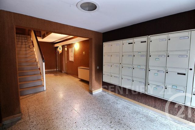 Afficher la photo en grand Appartement F5 à vendre - 5 pièces - 91.37 m2 - ST AVOLD - 57 - LORRAINE - Century 21 Rond Point De L'Europe