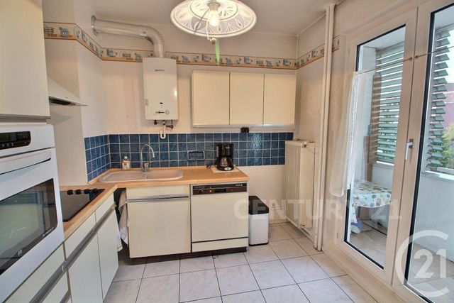 Afficher la photo en grand Appartement F5 à vendre - 5 pièces - 91.37 m2 - ST AVOLD - 57 - LORRAINE - Century 21 Rond Point De L'Europe
