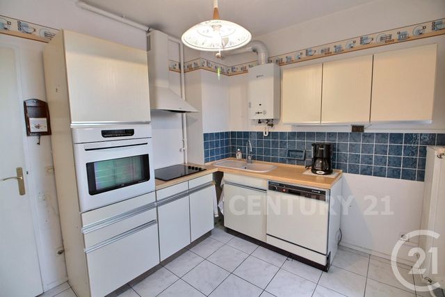 Afficher la photo en grand Appartement F5 à vendre - 5 pièces - 91.37 m2 - ST AVOLD - 57 - LORRAINE - Century 21 Rond Point De L'Europe