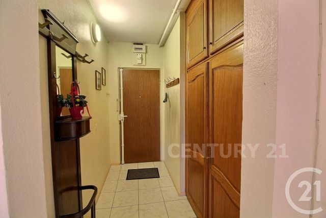 Afficher la photo en grand Appartement F5 à vendre - 5 pièces - 91.37 m2 - ST AVOLD - 57 - LORRAINE - Century 21 Rond Point De L'Europe