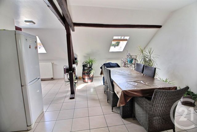 Afficher la photo en grand Appartement F3 à louer - 3 pièces - 65.21 m2 - ST AVOLD - 57 - LORRAINE - Century 21 Rond Point De L'Europe