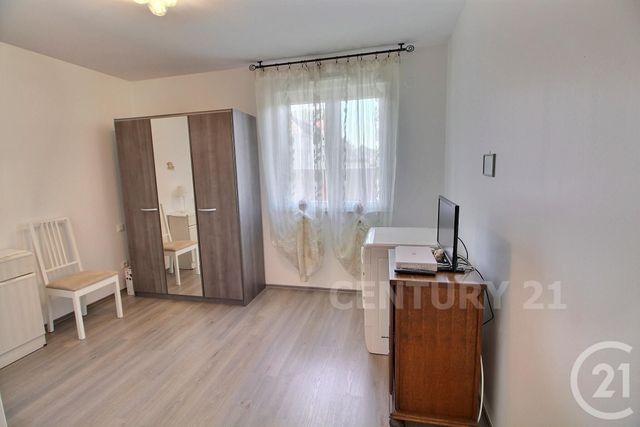 Afficher la photo en grand Appartement F3 à vendre - 3 pièces - 77.8 m2 - ST AVOLD - 57 - LORRAINE - Century 21 Rond Point De L'Europe