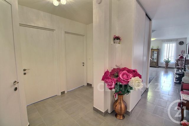 Afficher la photo en grand Appartement F3 à vendre - 3 pièces - 77.8 m2 - ST AVOLD - 57 - LORRAINE - Century 21 Rond Point De L'Europe