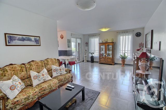 Afficher la photo en grand Appartement F3 à vendre - 3 pièces - 77.8 m2 - ST AVOLD - 57 - LORRAINE - Century 21 Rond Point De L'Europe