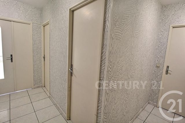 Appartement F4 à vendre - 4 pièces - 75.79 m2 - ST AVOLD - 57 - LORRAINE - Century 21 Rond Point De L'Europe