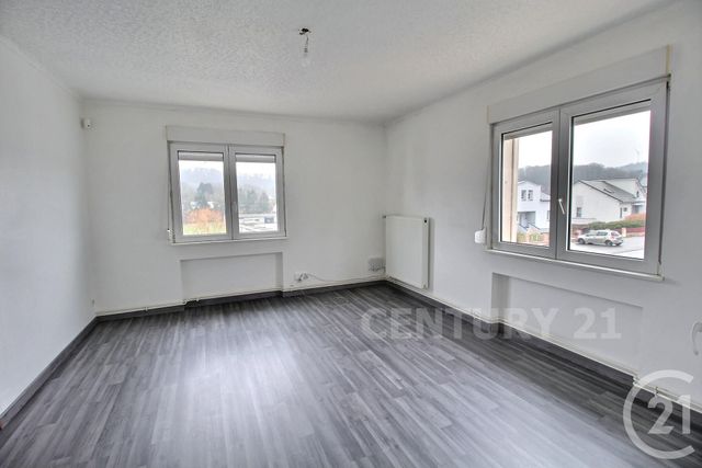 Appartement à louer - 4 pièces - 150.3 m2 - LONGEVILLE LES ST AVOLD - 57 - LORRAINE - Century 21 Rond Point De L'Europe