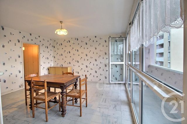 Appartement à vendre - 4 pièces - 79.81 m2 - ST AVOLD - 57 - LORRAINE - Century 21 Rond Point De L'Europe