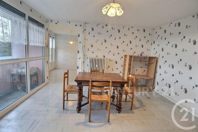 Appartement à vendre - 4 pièces - 79.81 m2 - ST AVOLD - 57 - LORRAINE - Century 21 Rond Point De L'Europe