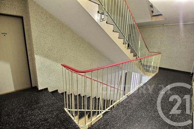 Appartement à vendre - 4 pièces - 79.81 m2 - ST AVOLD - 57 - LORRAINE - Century 21 Rond Point De L'Europe