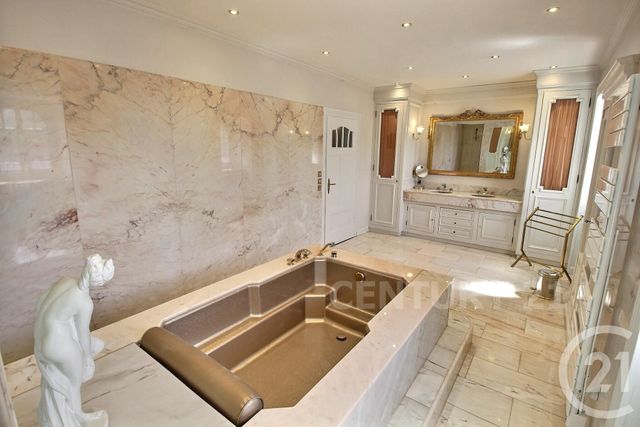 maison à vendre - 8 pièces - 258.41 m2 - ST AVOLD - 57 - LORRAINE - Century 21 Rond Point De L'Europe