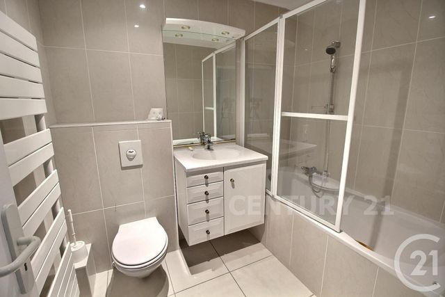 Appartement F6 à louer - 7 pièces - 166.31 m2 - ST AVOLD - 57 - LORRAINE - Century 21 Rond Point De L'Europe