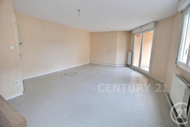 Afficher la photo en grand Appartement F4 à vendre - 4 pièces - 97.62 m2 - ST AVOLD - 57 - LORRAINE - Century 21 Rond Point De L'Europe