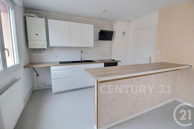 Afficher la photo en grand Appartement F4 à vendre - 4 pièces - 97.62 m2 - ST AVOLD - 57 - LORRAINE - Century 21 Rond Point De L'Europe