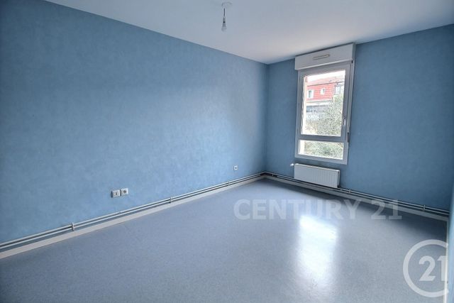 Afficher la photo en grand Appartement F4 à vendre - 4 pièces - 97.62 m2 - ST AVOLD - 57 - LORRAINE - Century 21 Rond Point De L'Europe