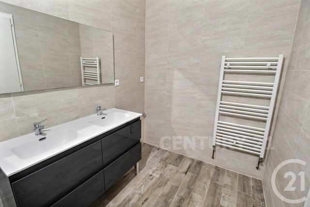 Appartement F5 à vendre - 5 pièces - 107.0 m2 - ST AVOLD - 57 - LORRAINE - Century 21 Rond Point De L'Europe